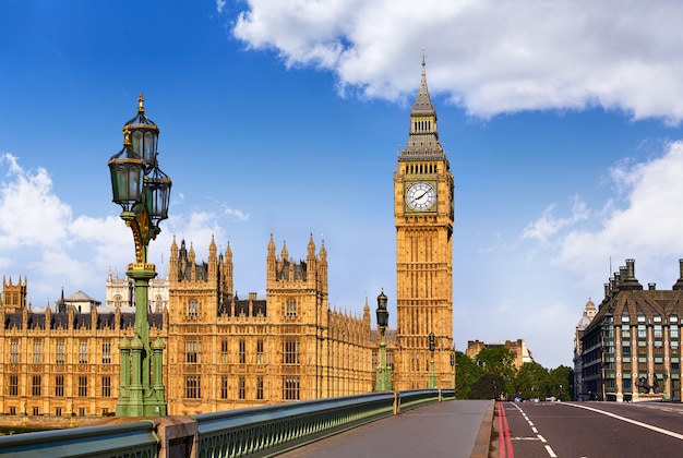 Big ben clock tower, em londres, inglaterra