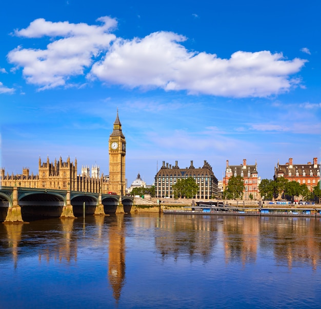 Big Ben Clock Tower und die Themse London