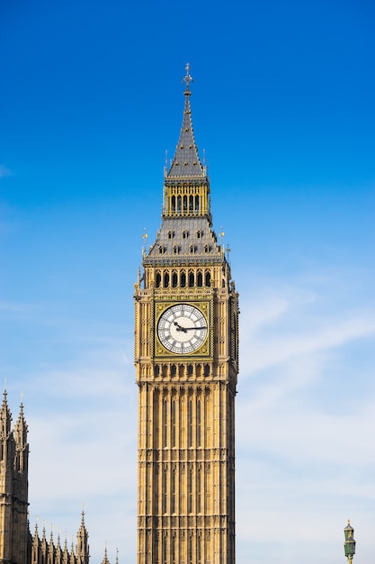 Big ben e westminster abbey, londres, inglaterra