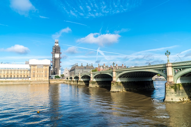 Big ben e westminster bridge em londres