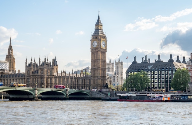 Big Ben und umliegende Gebäude in London