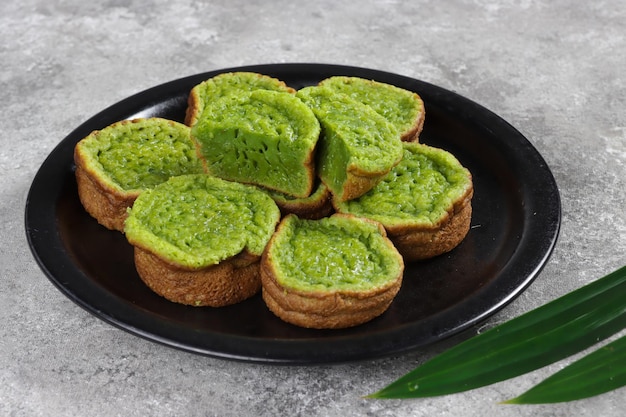 Bika Ambon Pandan es un pastel tradicional de Indonesia.