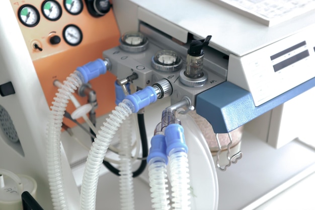 Bild des medizinischen Beatmungsgeräts Krankenhaus Atemluftung Patienten lebensrettende Maschine