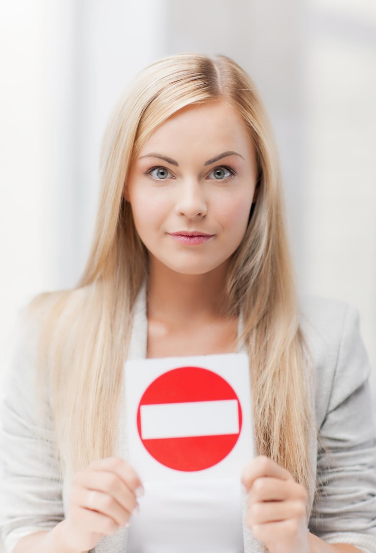 Foto bild einer frau ohne einreiseschild ..