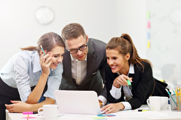 Bild mit Business-Team im Büro