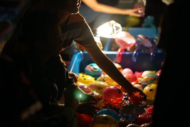 Foto bild von wasserballons rettung des sommerfestivals drehort yokohama-stadt kanagawa präfektur person