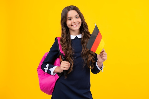 Bildung und Lernen in Deutschland Schulbildung in Europa Deutschland english flag Schülerin halten