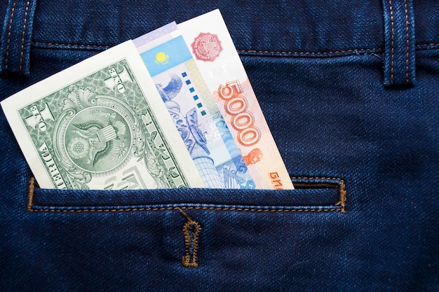 Billetes de diferentes países acuerdos económicos de diferentes países tenge dólar rublo