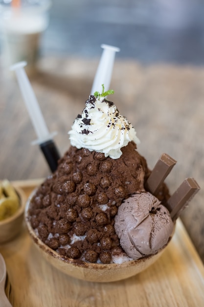 Bingsu-Topping mit Eiscreme-Schokolade