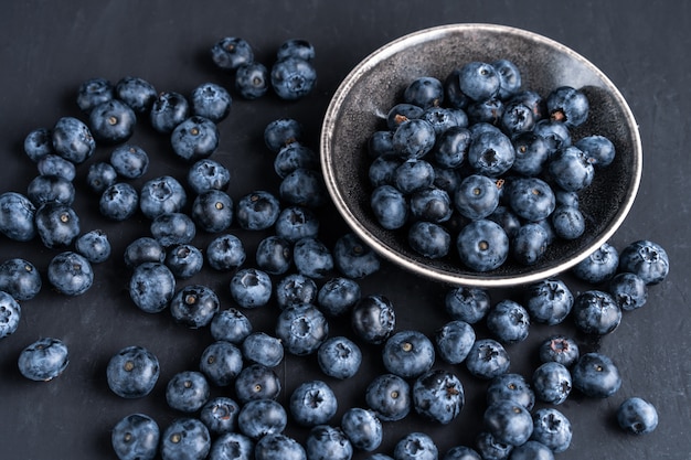 Bio-Blaubeeren in einer Schüssel