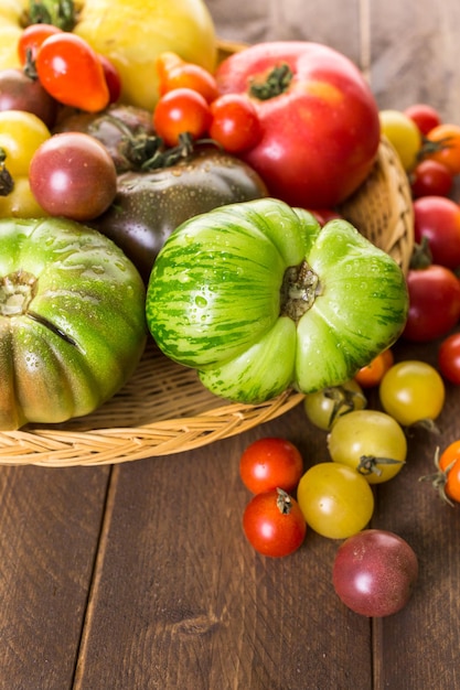 Bio-Erbstücktomaten vom Hinterhofbauernhof.