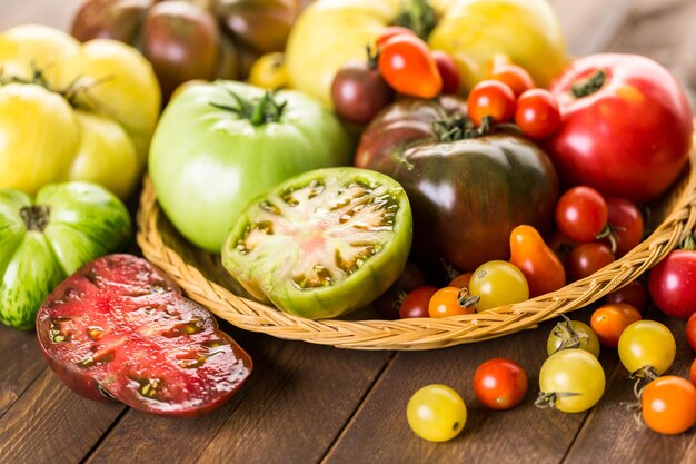 Bio-Erbstücktomaten vom Hinterhofbauernhof.