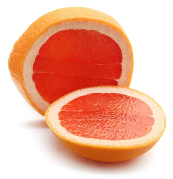 Bio-Grapefruit auf weißem Hintergrund