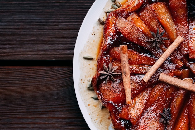 Birnenkuchen Tatin mit Karamell Draufsicht