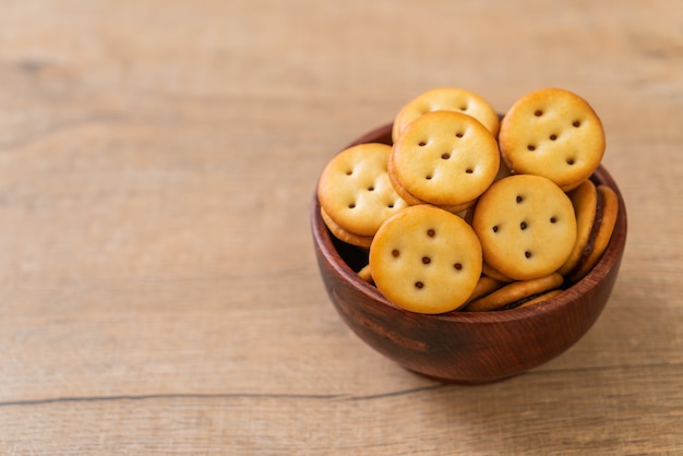 Biscoito com geléia de abacaxi