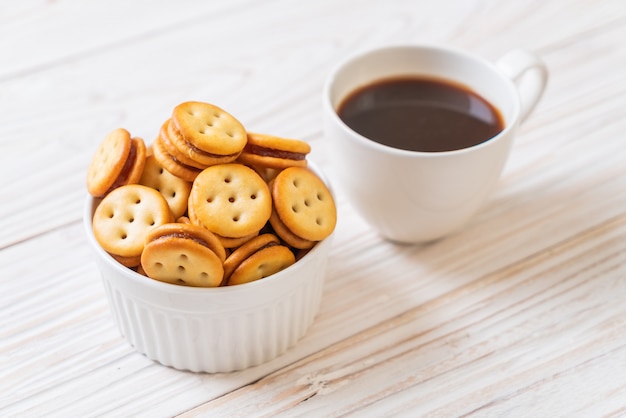 biscoito com geléia de abacaxi