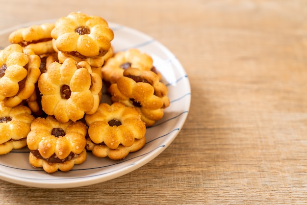 Biscoito com geléia de abacaxi