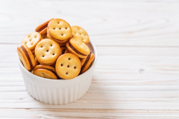 Biscoito com geléia de abacaxi