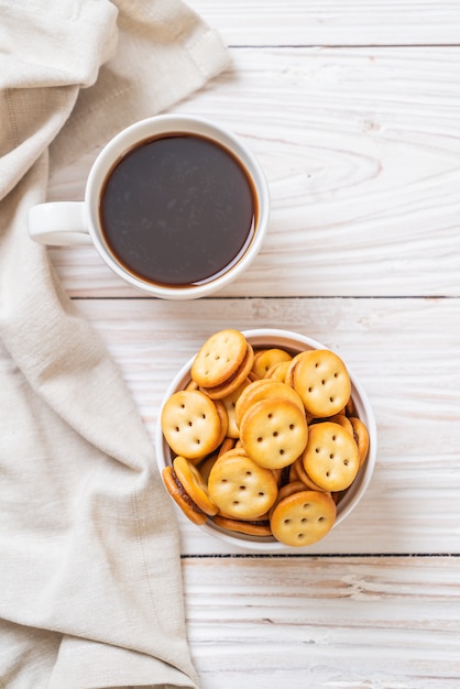 biscoito com geléia de abacaxi