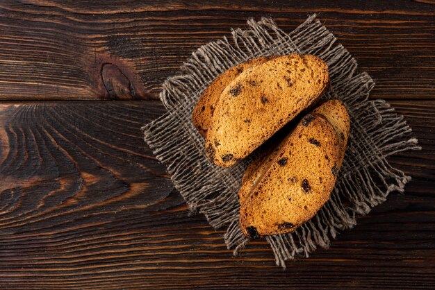 Biscoito crocante na mesa