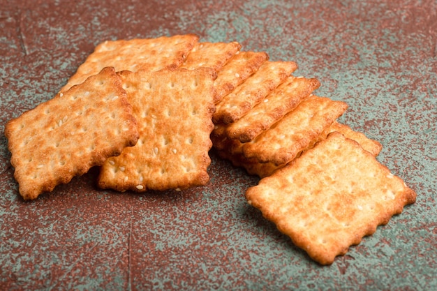 Foto biscoito de gergelim biscoito de biscoito em diferentes origens