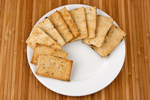 Biscoitos com chocolate num prato