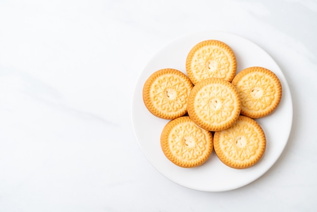 biscoitos com creme de manteiga