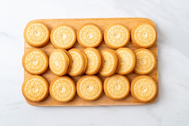 biscoitos com creme de manteiga