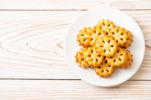 Biscoitos com geléia de abacaxi