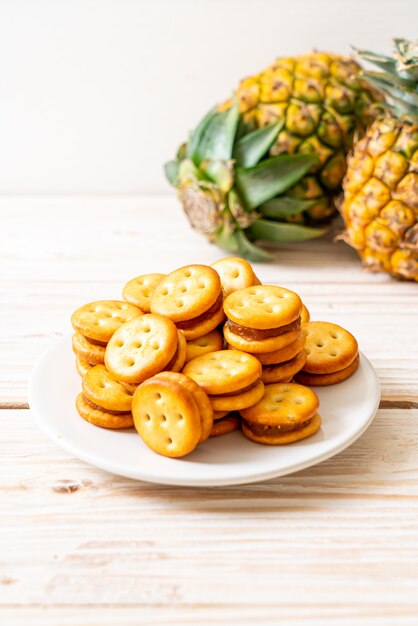 biscoitos com geléia de abacaxi