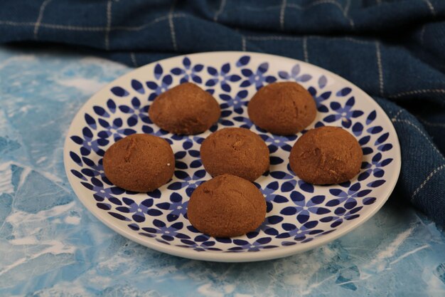 biscoitos com gotas de chocolate amargo