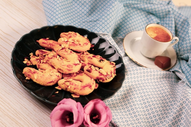 biscoitos com gotas de chocolate amargo