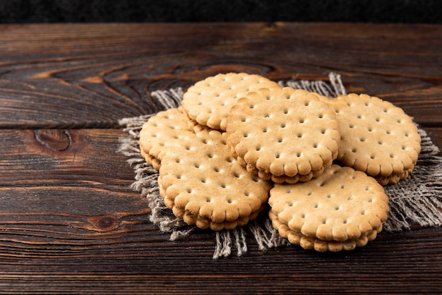 Biscoitos com recheio de leite