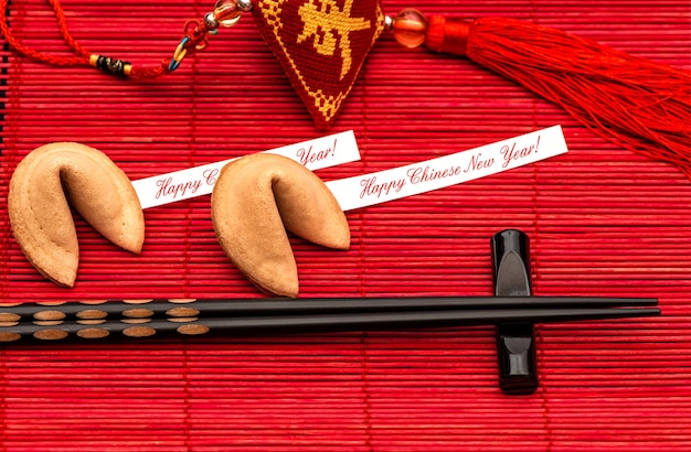 Biscoitos da sorte chineses com texto feliz ano novo chinês! decoração festiva