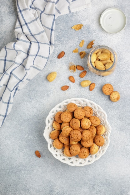 Foto biscoitos de amêndoa amaretti