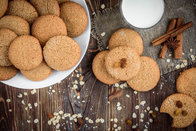 Biscoitos de aveia caseiros com passas