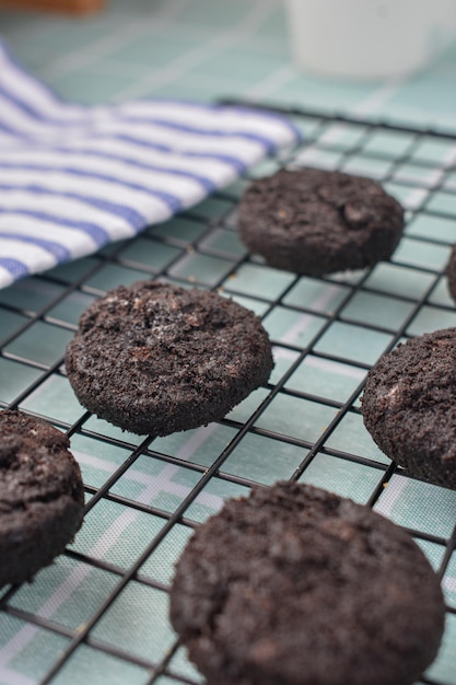 Biscoitos de chocolate amargo