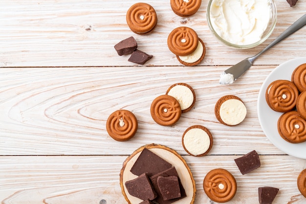 biscoitos de chocolate com creme