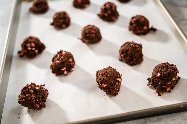 Biscoitos de chocolate com lascas de hortelã