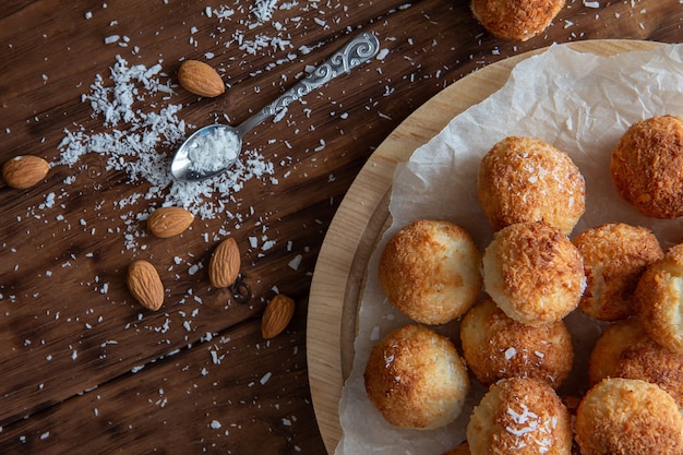 Biscoitos de coco com amêndoas