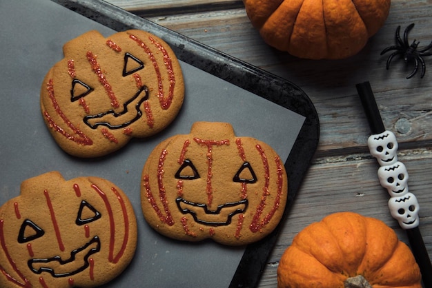 Biscoitos de gengibre de abóbora de Halloween