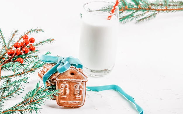 Foto biscoitos de leite e natal para biscoitos de gengibre de fundo de papai noel