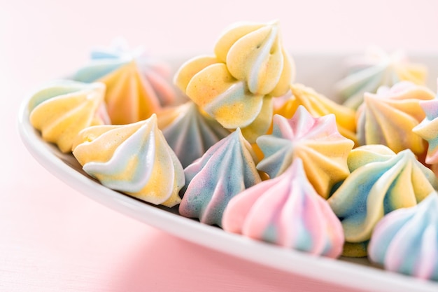 Biscoitos de merengue de unicórnio