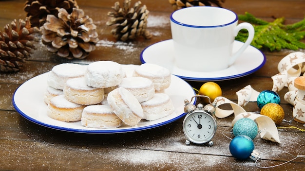 Biscoitos de Natal com açúcar de confeiteiro