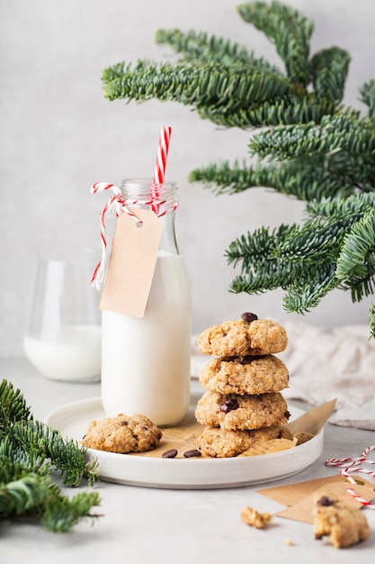 Biscoitos de Natal com chocolate no prato