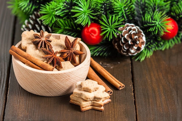 Biscoitos de Natal na tigela