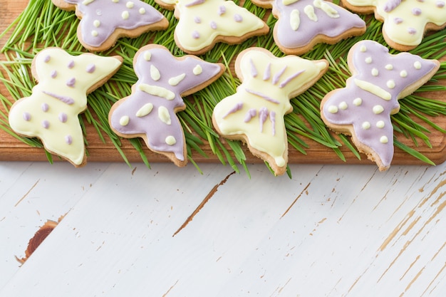 Biscoitos de Páscoa com grama