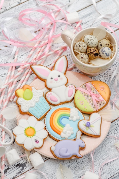 Biscoitos de Páscoa de vidro bonito