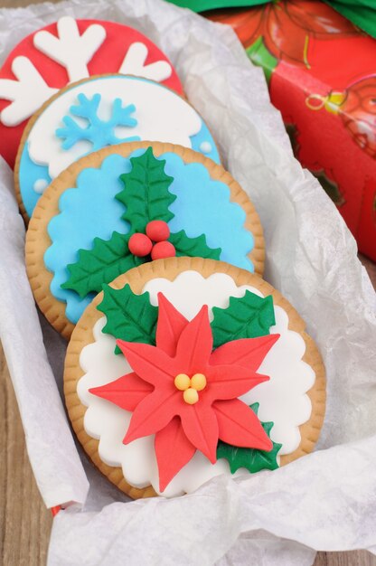 Biscoitos decorados com maçapão com tema natalino