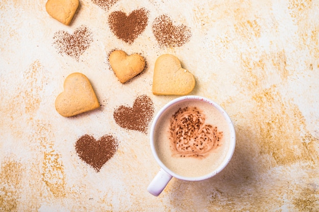 Biscoitos doces em forma de coração para o Dia dos Namorados